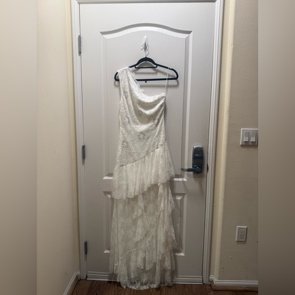 Elliatt Ivory One-Shoulder Lace Wedding Dress Romantic Bridal Party S NWT - Picture 2 of 7